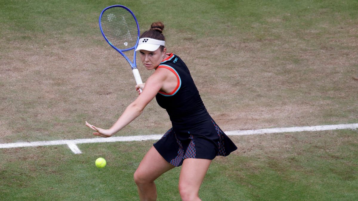 TENIS ONLINE: Nosková na kurtu kraluje, Bouzková má nakročeno k postupu