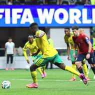 Teboho Mokoena vyrovnal z penalty.