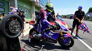 MOTOGP ONLINE: Napětí v Brně roste, Salač se chystá na start. V Moto3 jezdec z Malajsie vytřel zrak Španělům