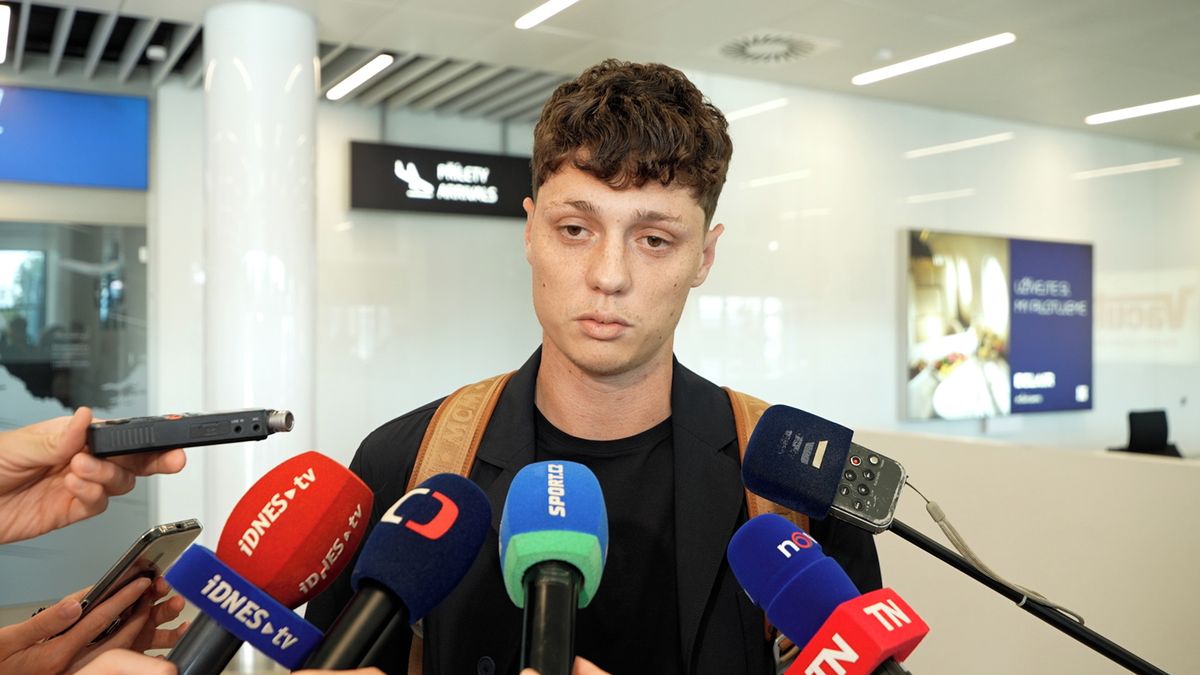 Emotivní Krejčí po příletu: Kritika je zasloužená. MS může být zlomovým bodem