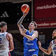 Zakončení Víta Krejčího proti srbské obraně
