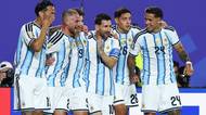 FOTBAL ONLINE: Zápas jediného muže! Messi sám ničí soupeře a má hattrick