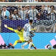 Messi zblízka dorazil dělovku svého spoluhráče zpoza vápna, kterou gólman vyrazil pouze před sebe