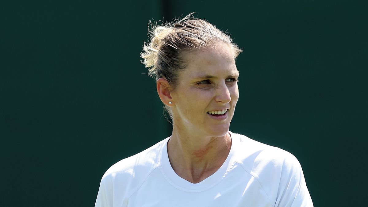 TENIS ONLINE: České derby ve Wimbledonu, Plíšková ovládla úvodní sadu. Bouzková drtí soupeřku