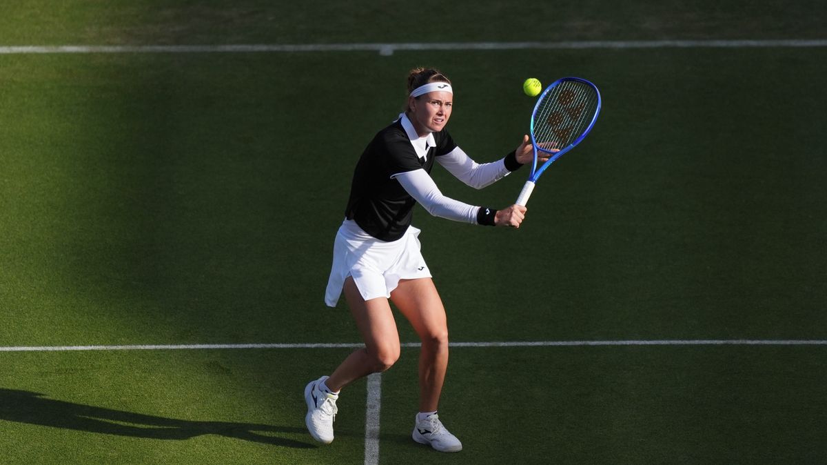 Bouzková porazila v českém derby v Nottinghamu Valentovou