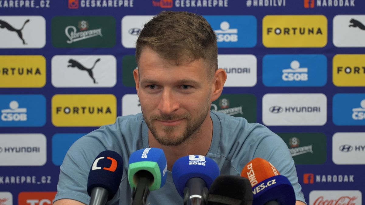 Muž v pozadí. Kope divizi, ale nebýt jeho, možná by se Češi na MS ani nevydali
