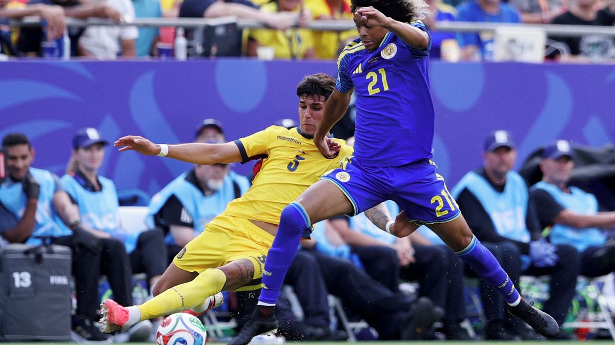 FOTBAL ONLINE: Šance na obou stranách. Curacao se zatím proti favoritovi drží