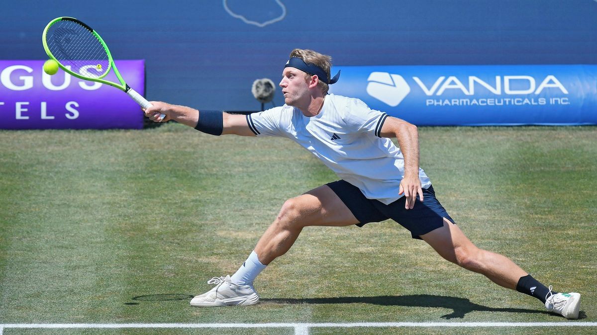 Davidovich Fokina se konečně dočkal. Keysová potřetí ovládla turnaj v Eastbourne