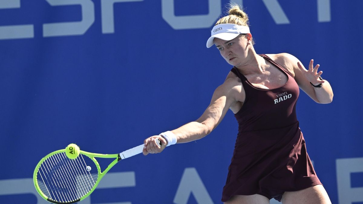 TENIS ONLINE: První set rozhodne tie-break, Krejčíková v Praze bojuje s talentovanou Rakušankou