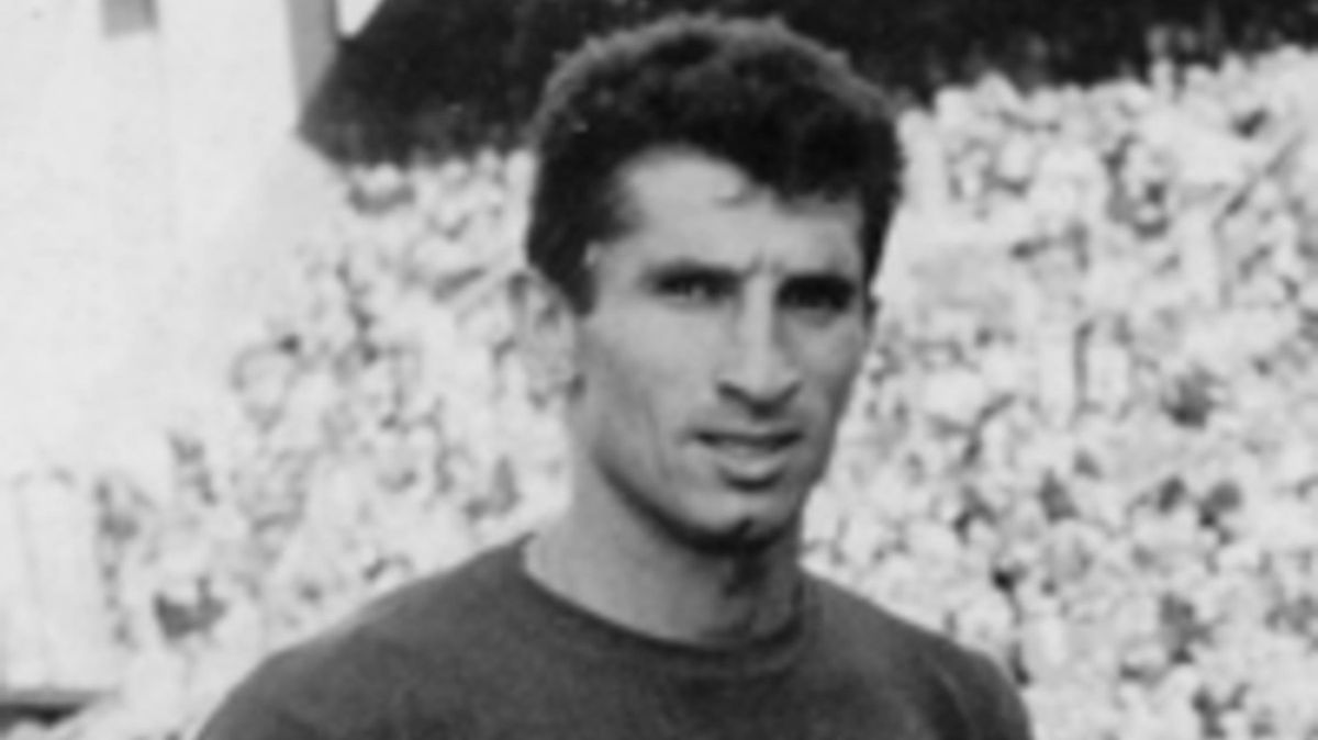 Zemřel bývalý argentinský fotbalista, jehož vyloučení na MS změnilo pravidla