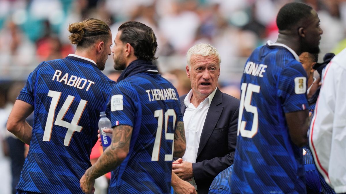Zidane údajně už podepsal smlouvu a převezme francouzskou reprezentaci