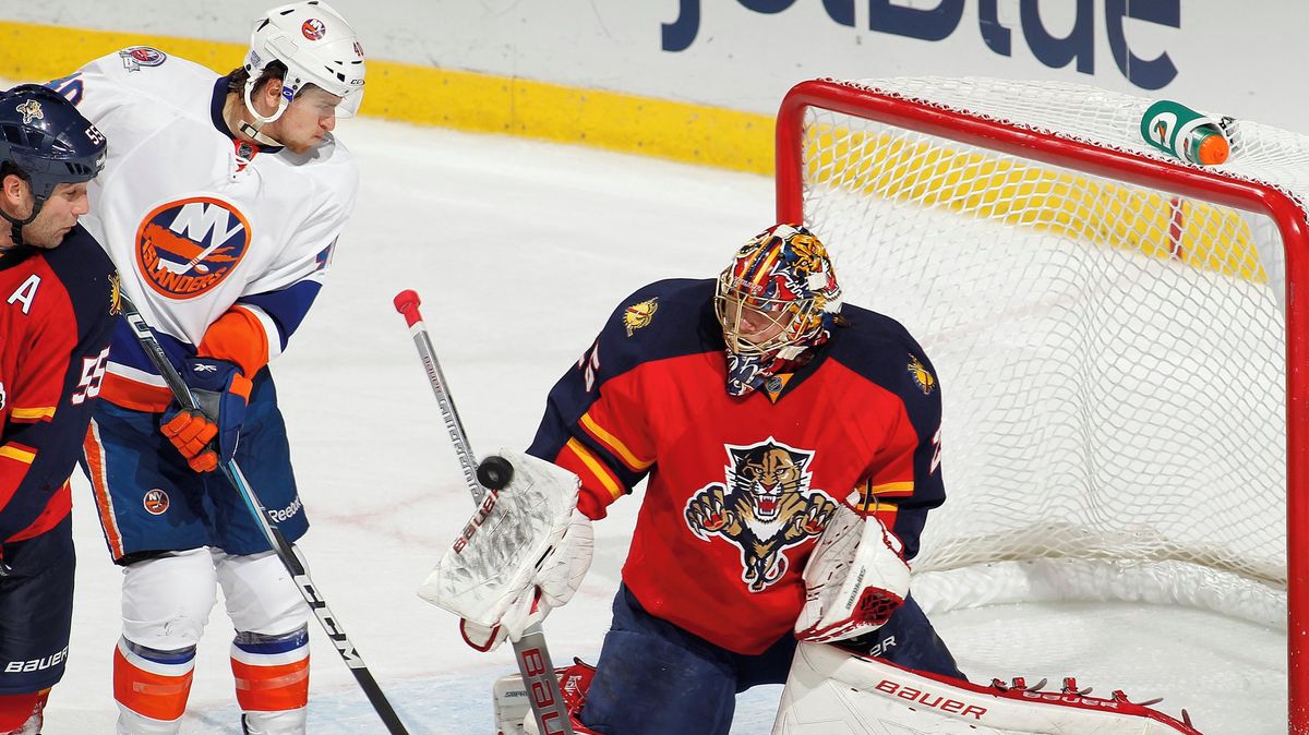 Brankář Markström se po výměně z Devils vrací k Panthers, kde v NHL začínal