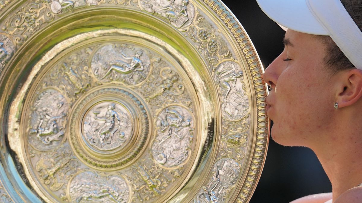Jak uviděla trofeje, měla jasno. Beru si tu velkou, líčila šampionka Nosková. S Kájou snad zůstaneme kamarádky
