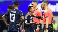 31 špinavých triků Argentiny! V Anglii se po vyřazení ostře pustili do Messiho a spol.