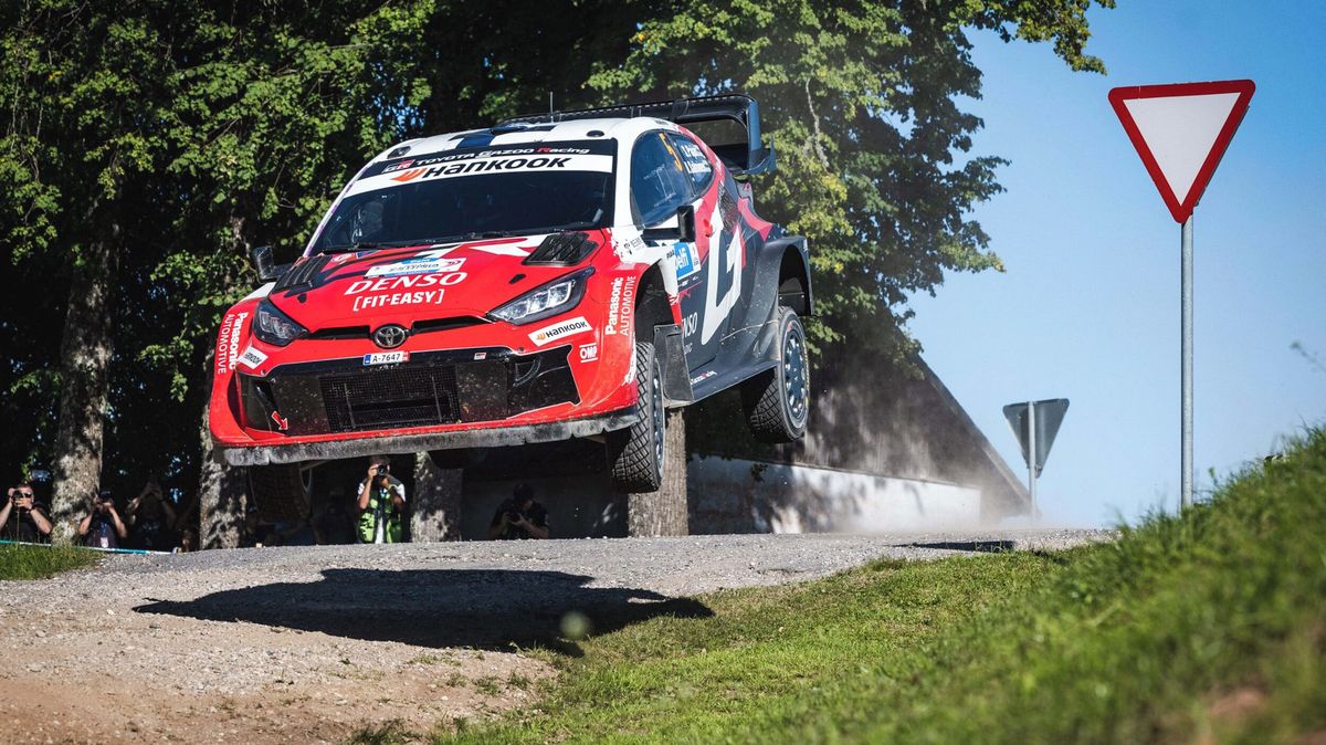 Finský jezdec Pajari je v Estonsku blízko první výhře v rallyovém MS