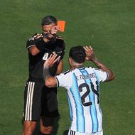 Argentina šla do deseti.