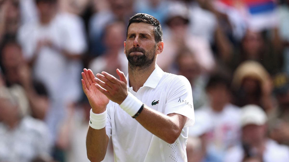 Djokovič postoupil do čtvrtfinále Wimbledonu a překonal Federerův rekord