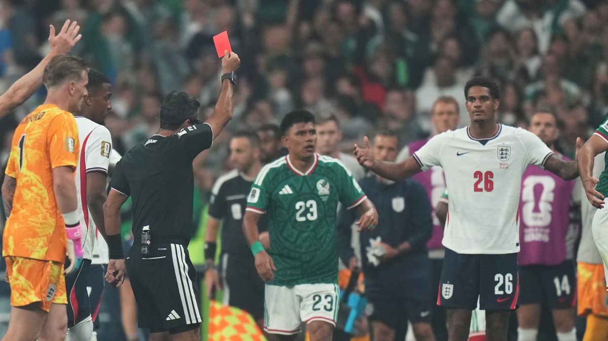 Dvojí metr od FIFA! Anglie řeší přísný trest pro obránce před čtvrtfinále MS