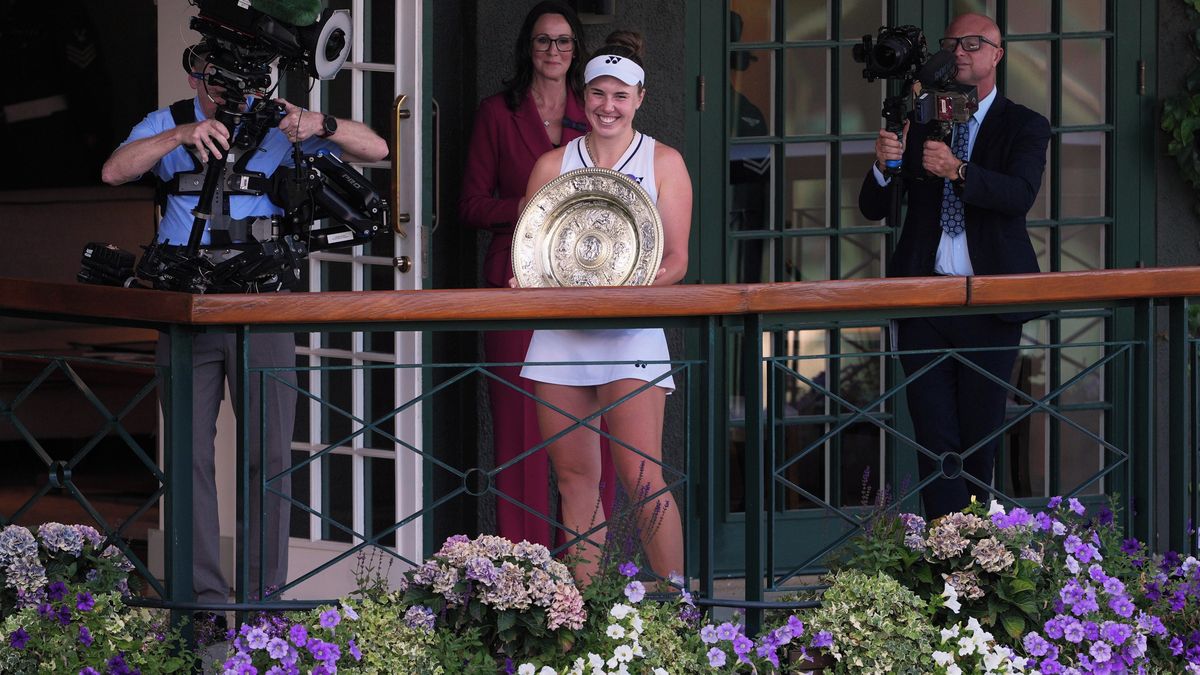 Triumf Noskové ve Wimbledonu je naše ostuda, píší v Británii