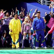 Ronaldo a Ronaldinho přivedli na halftime show samotnou Madonnu.