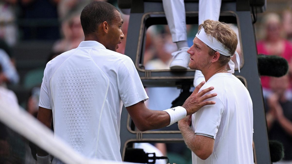 Simulace ve Wimbledonu, měl jasno znechucený šampion. Hráči zneužívají pravidla, běsnil soupeř Djokoviče