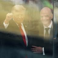 Gianni Infantino a Donald Trump na finále. Za neprůstřelným sklem.