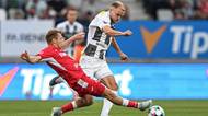 FOTBAL ONLINE: První derby. Hradec bojuje s Pardubicemi. Slavia dokráčela k jasné výhře, Jablonec udolal Olomouc