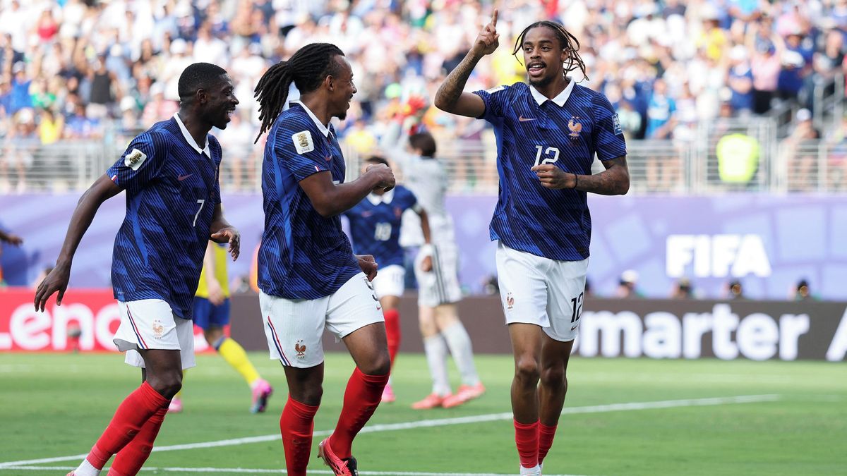 FOTBAL ONLINE: Skvělý zákrok švédského brankáře, Francie ale nepolevuje a chce zvýšit náskok
