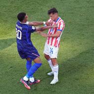 Kylian Mbappé ve sporu s Andrésem Cubasem