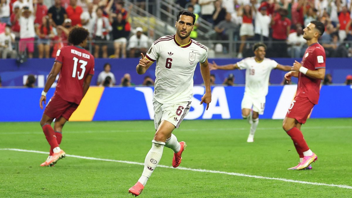 Španělský hrdina: Na jaře jezdil na vozíku a belhal se o berlích, teď zařídil Ronaldovi rozlučku