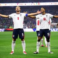 Jude Bellingham a Harry Kane slaví první gól proti Mexiku