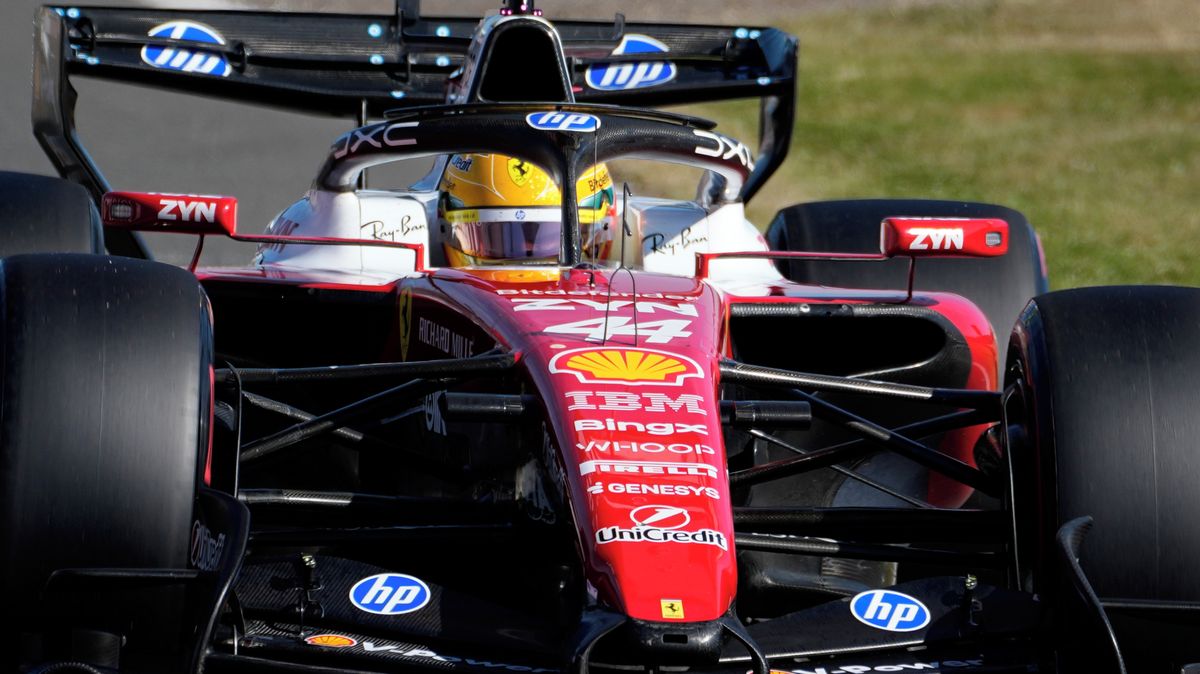 Hamilton opanoval kvalifikaci na domácí sprint