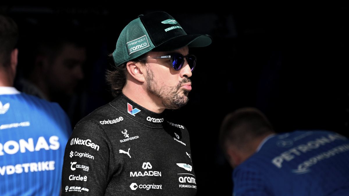 Stačí mačkat tlačítka! K řízení formule 1 už není potřeba talent, stěžuje si mistr světa