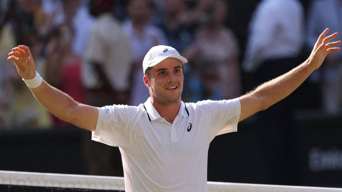Další senzace na Wimbledonu! Domácí hrdina ze druhé stovky smetl favorita a už je v semifinále
