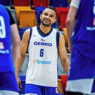 Patrick Samoura se do reprezentace vrátil jako čerstvě ženatý muž.