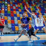 Ondřej Sehnal v útoku během tréninku