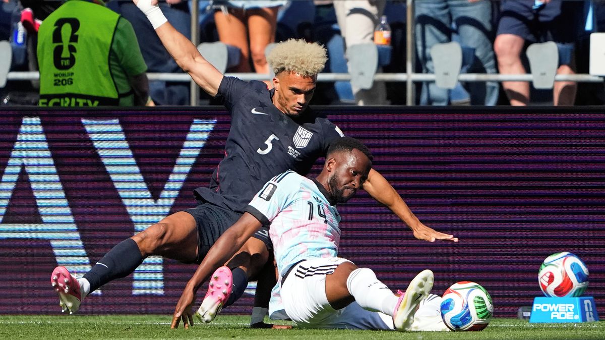 FOTBAL ONLINE: Tlak Američanů sílí, Belgičané hájí těsný náskok