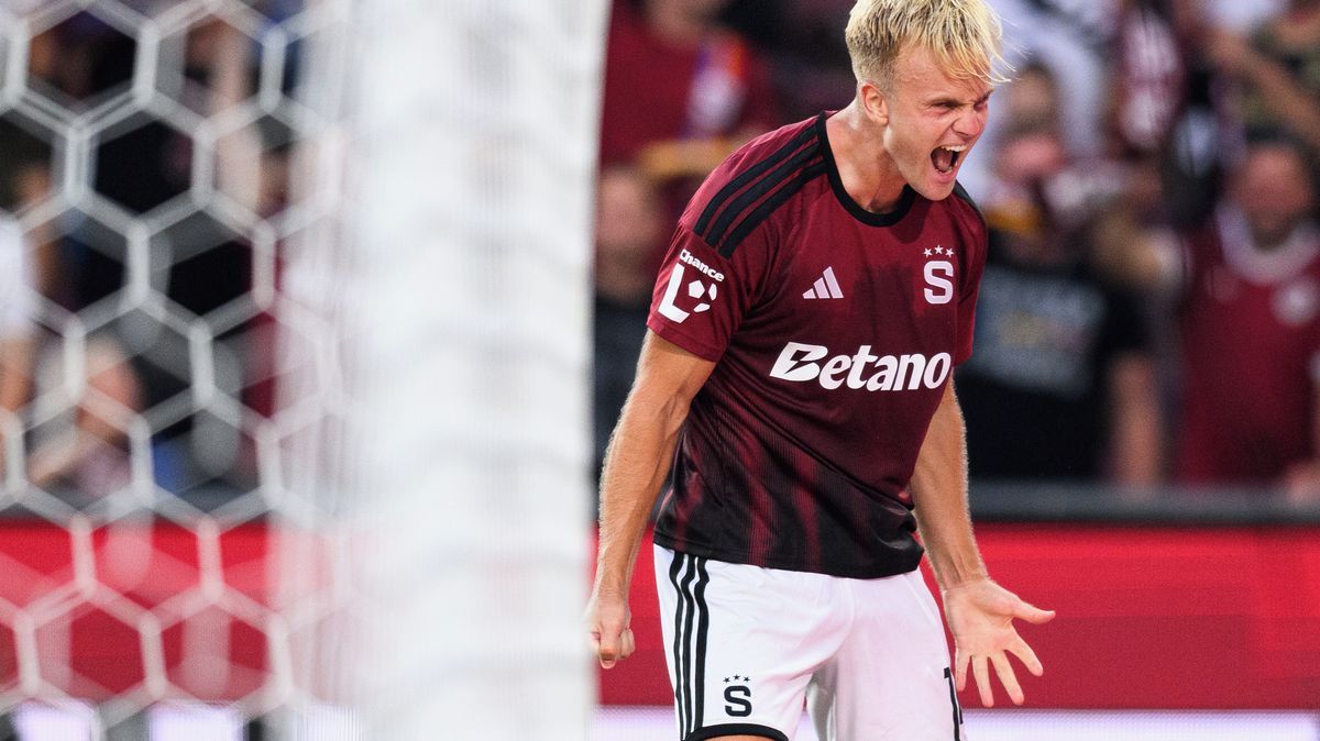 Obří posila rozburácela Letnou, sparťané veslovali jako Norové. Zábavy bude víc, slibuje