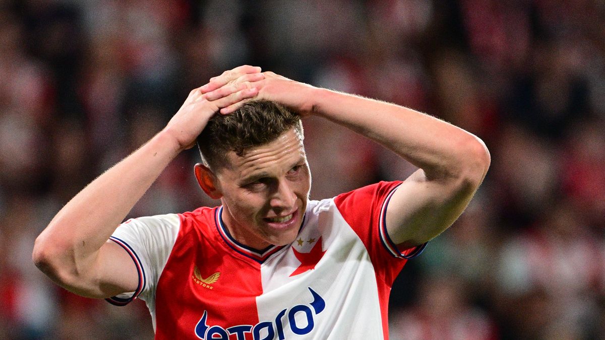 FOTBAL ONLINE: Slavia se trápí! Na Chorého se pískalo, Sparta si zastřílela