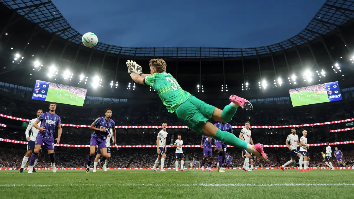 Kinský má první výhru v sezoně, Tottenham deklasoval v Ligovém poháru Charlton