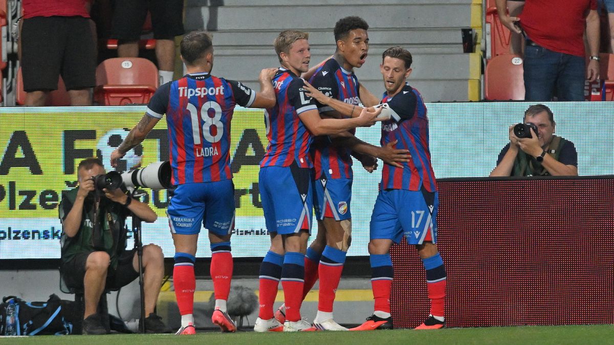 FOTBAL ONLINE: Plzeň udeřila! Sparta dominovala, Pardubice i Slovácko stále čekají na výhru
