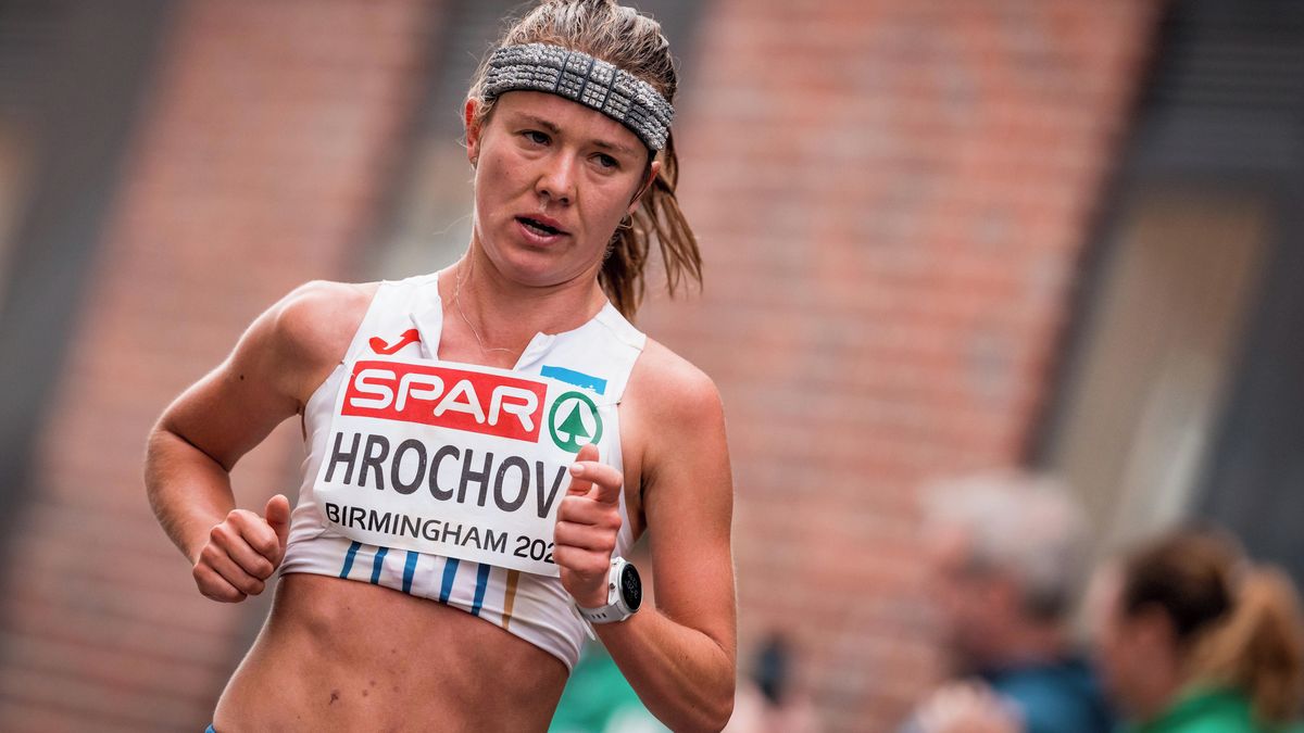 Kopce, zatáčky a mocný finiš. Jeden z nejtěžších maratonů, přiznala Hrochová