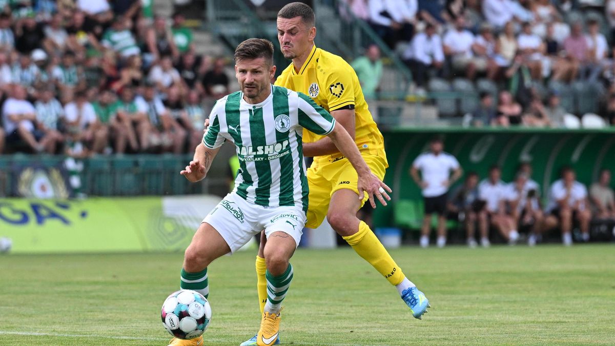 FOTBAL ONLINE: Bohemku po kiksu zachránila tyč! Hradec přišel o oporu,  Olomouc v přestřelce zachránila alespoň bod