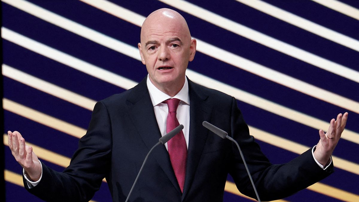 FIFA obvinila kritiky z dezinformací a hájí prezidenta Infantina