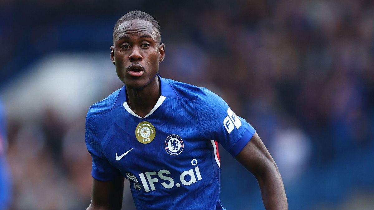 Anglický stoper Chalobah přestoupil z Chelsea do Coma