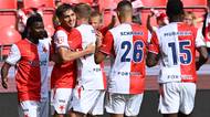 Slavia dál stoprocentní, nezaváhal ani Jablonec. Sigma přemohla nováčka. Hradec si poradil s oslabeným Baníkem