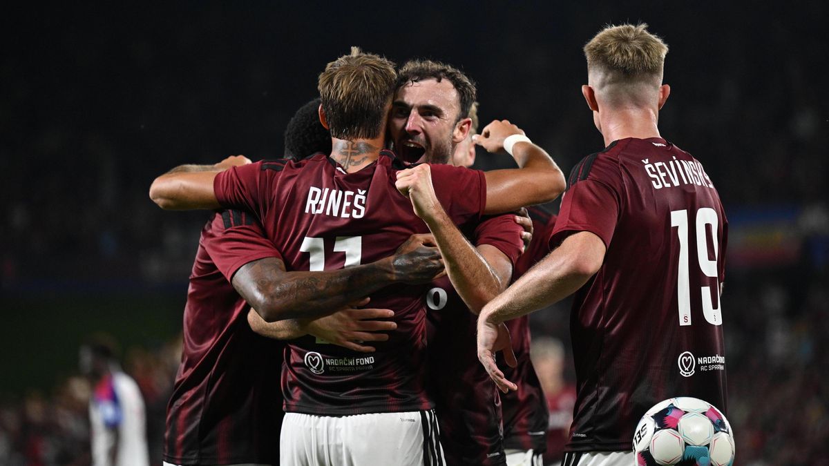 FOTBAL ONLINE: Gól! Letná bouří, Sparta se konečně trefila. Teď ale čelí penaltě