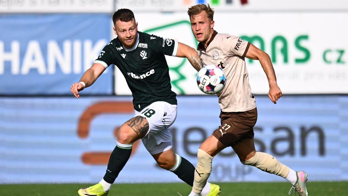 FOTBAL ONLINE: Další červená v Jablonci! Baník proti Hradci dohrává v oslabení