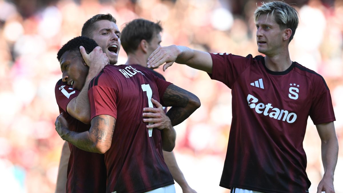 FOTBAL ONLINE: Sparta dominovala a slaví. Slovácko vykřesalo naději, Pardubice ztrácí náskok
