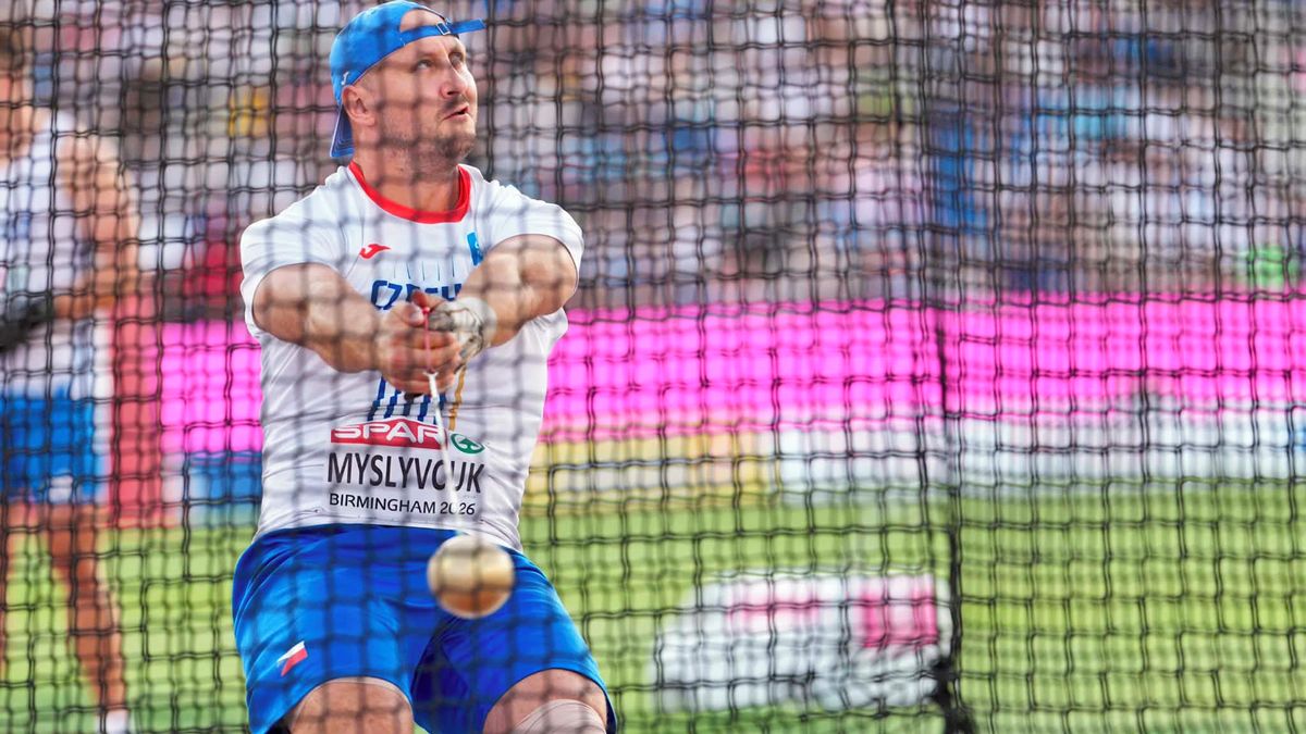 Jen sedm centimetrů od medaile. Českému atletovi pomohl i trénink za domem na poli